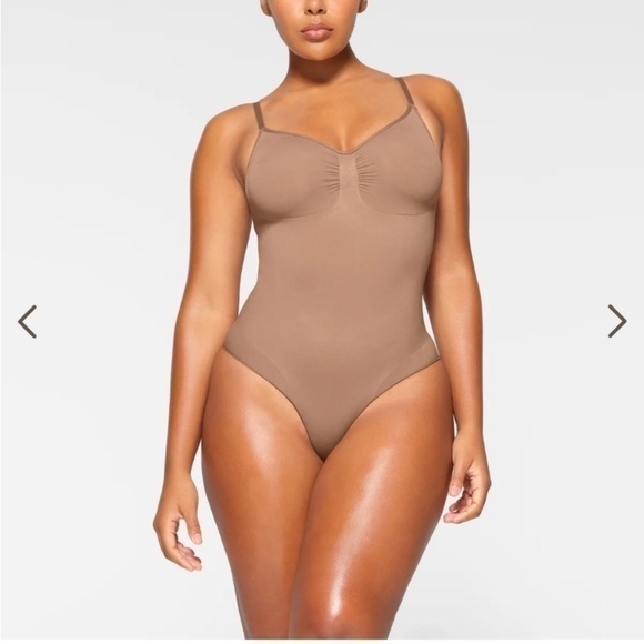 NWT SKIMS SHAPEWEAR BODYSUITS SEAMLESS SCULPT BRIEF BODYSUIT BEIGE SIENNA LARGE - Picture 2 of 7